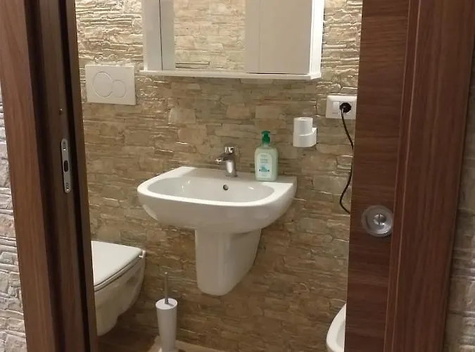 I Marchesi Del Grillo - Vicinanze Stazione, Campus, Policlinico 3*