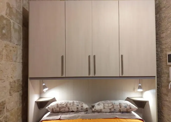 I Marchesi Del Grillo - Vicinanze Stazione, Campus, Policlinico 3*